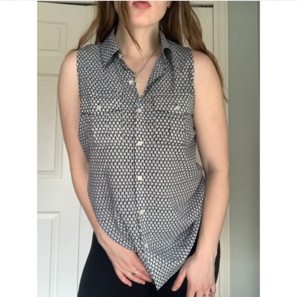 Patterned Ann Taylor Sleeveless Blouse